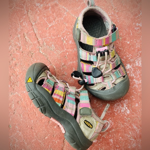 *SOLD* Multicolor toddler keens - Picture 2 of 4